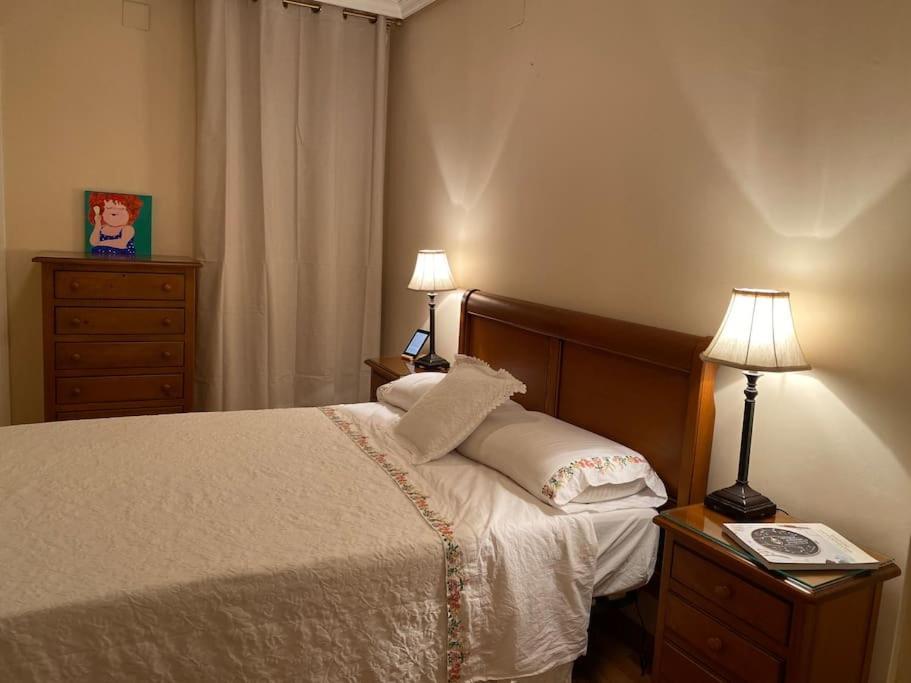 Lovely 2 Bedrooms Apartment Main Square Plasencia Exterior photo
